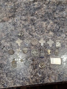 Vintage Lot Sterling Junk Silver Religious Charm Mary Catholic And Silver Bar - Picture 1 of 5
