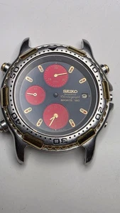 Vintage Seiko 7T32-6B89 Rot & Blaues ZIFFERBLATT Chronograph Quarz Armbanduhr Teile Rep - Bild 1 von 5