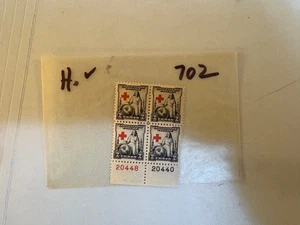 U. S.  plate block - 702 - Red Cross -  HINGED - comb. shipping! - Picture 1 of 1