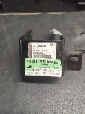 GM 12335638 Kit Soporte Parachoques Delantero Barra Imp R.H. Genuino GM Nuevo 2003-2007 GM Foto 1 de 4