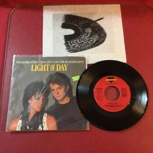The Barbusters / Joan Jett And The Blackhearts – Light Of Day *45 RPM {VG+) - Picture 1 of 7