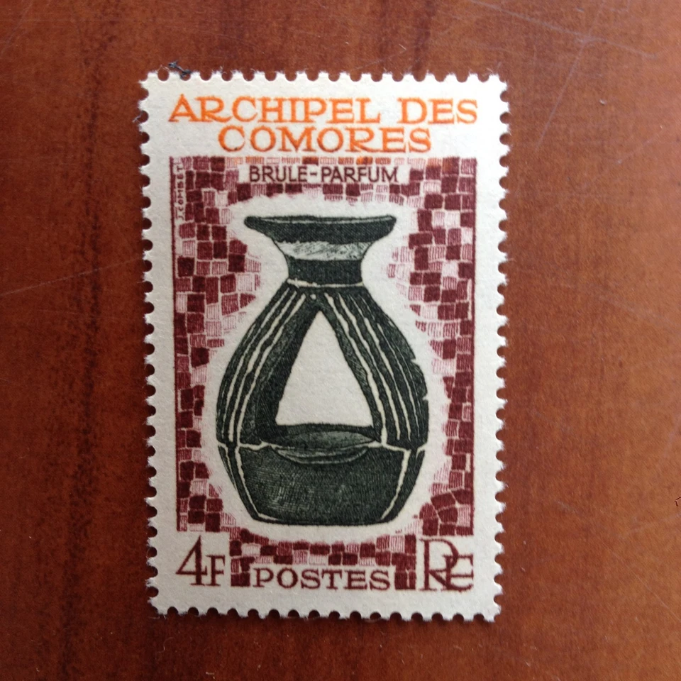 Comores 30 MNH Fat Perfume IN 1963 - image 1 of 1