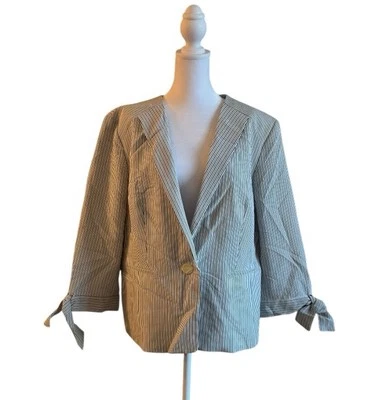 Blazer LeSuit a rayas con puños atados - talla 18 blanco y negro Foto 1 de 4