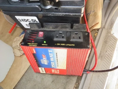 Vector Maxx 350 WATT DC to AC Power Inverter - 700 WATT Peak - VEC061 - Image 1 of 4