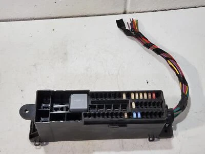 Bloque de conexiones de caja de relé/fusibles de maletero trasero Ford Focus ST 2013-2018 Foto 1 de 3