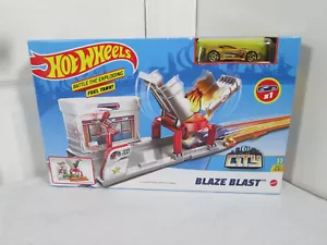 Hot Wheels City Blaze Blast Play Set - Battaglia per il serbatoio del carburante che esplode nuovo - Foto 1 di 9