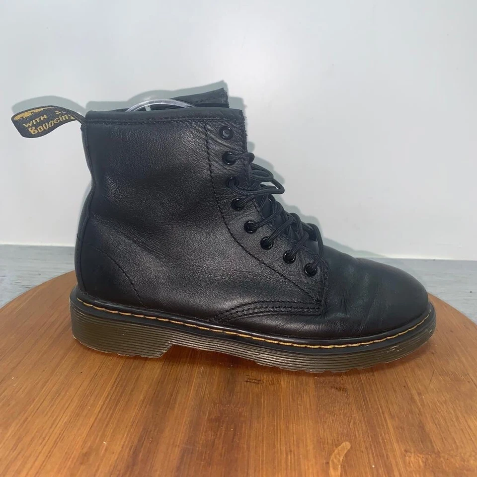 Dr Martens Air Wair Junior US Size 3 Black Leather 8 Eye Lace Up Boots 1460J - Image 1 of 4
