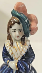 Dama victoriana vintage ocupada de Japón porcelana azul y oro adorno - Imagen 1 de 6