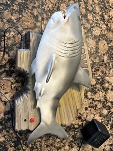 Vintage Jaws Music Playing And Moving Wall Decoration - Picture 1 of 3