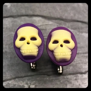 Modern Small Cameo Cufflinks Cream Skull Purple Frame Rock n Roll Punk Badass - Picture 1 of 3
