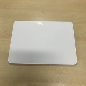 Apple Magic Trackpad - White - A1535 - Wireless - Rechargeable - Photo 1/3
