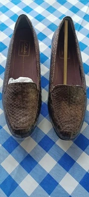 Clarks Artisan Timeless 女式青铜鳄鱼皮低跟乐福鞋 7.5 米 — 第 1/4 张图片