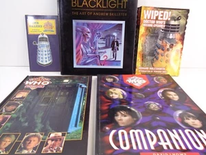 Paquete de libros Doctor Who retroiluminación-compañeros-anuario Dr Who-borrado-los Daleks - Imagen 1 de 16