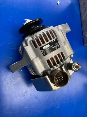 Alternador Denso OEM Mercury Marine 225 250 300 HP 50 amperios Carb Efi 94-00 Foto 1 de 4