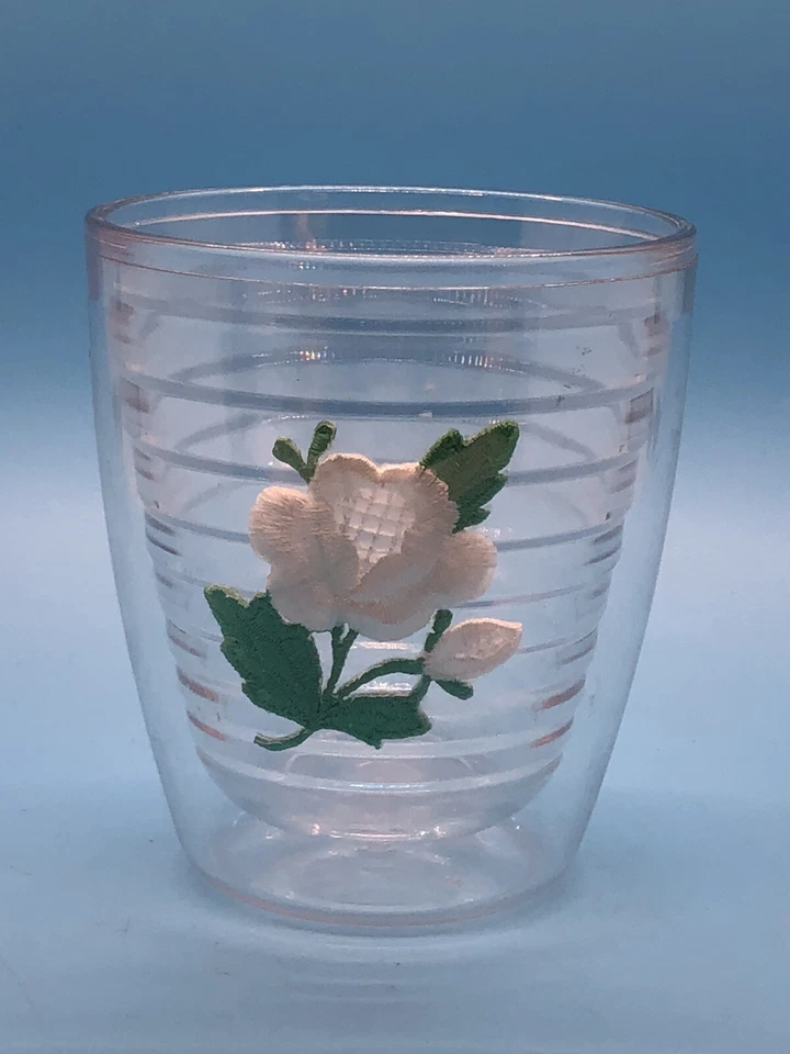 Tervis Tumbler bordado branco dia das mães rosa flor folhas verdes - Imagem 1 de 4