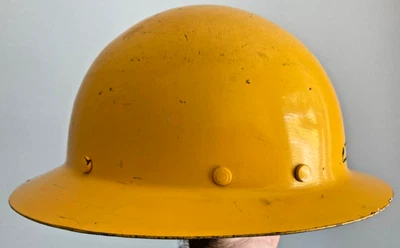 ВИНТАЖНАЯ КАСКА ИЗ СТЕКЛОВОЛОКНА MSA С ПОЛЯМИ Skullgard винтажная фенольная смола - Изображение 1 из 4