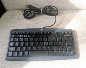 Logitech NetPlay USB Keyboard Y-UC29 867199-0100 • Black Mini PS2 PlayStation - Picture 1 of 4
