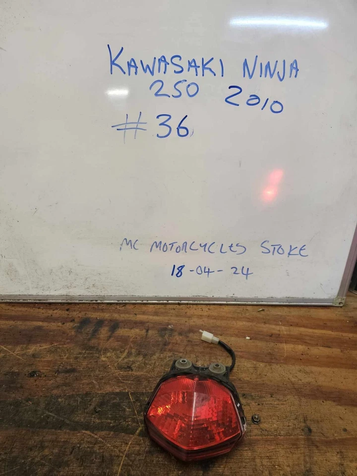 Conjunto de luces traseras Kawasaki Ninja 250r 2008 a 2012 Foto 1 de 1