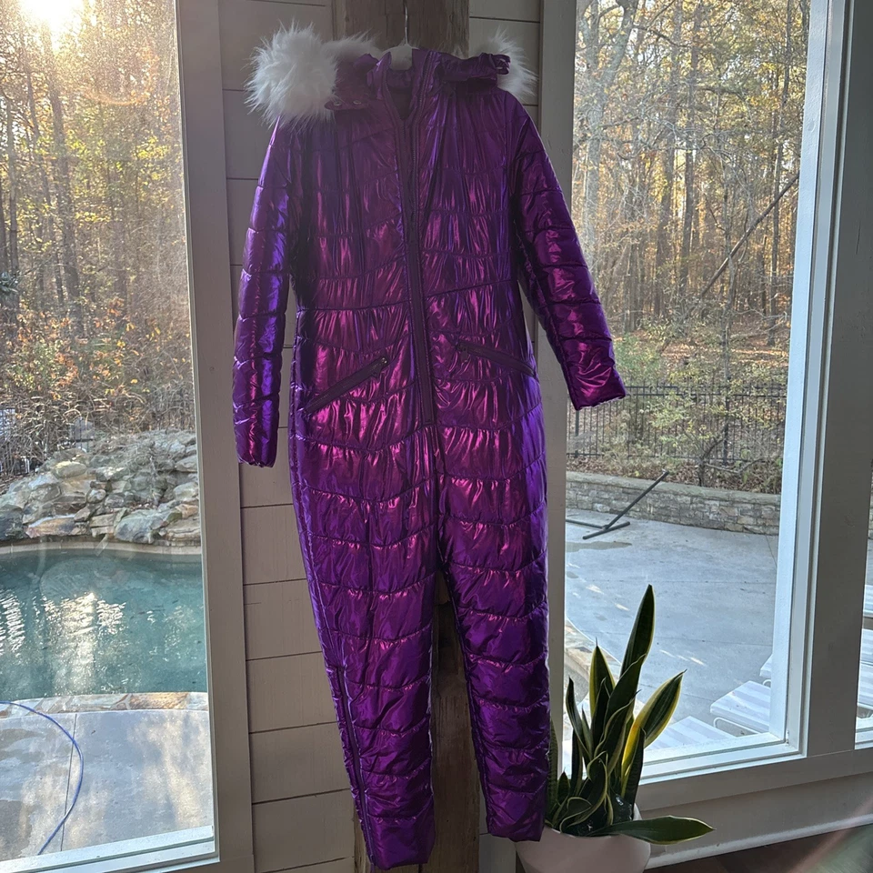 Traje de esquí para mujer M violeta brillante con capucha de piel blanca Foto 1 de 3