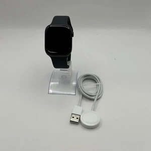 Apple Watch (série 10) 46 mm aluminium noir de jais avec sport noir (LTE) - Excellent - Photo 1 sur 5