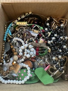 10lb Mixed Mystery Craft Jewelry Lot #265 - Picture 1 of 4
