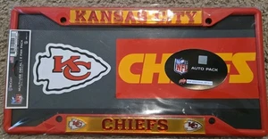 Kansas City Chiefs NFL Soporte para matrícula y calcomanía multiuso paquete de 2 fanáticos - Imagen 1 de 3