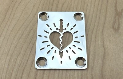 Placa de cuello HEART & DAGGER para tu guitarra o bajo - Cromo Foto 1 de 4