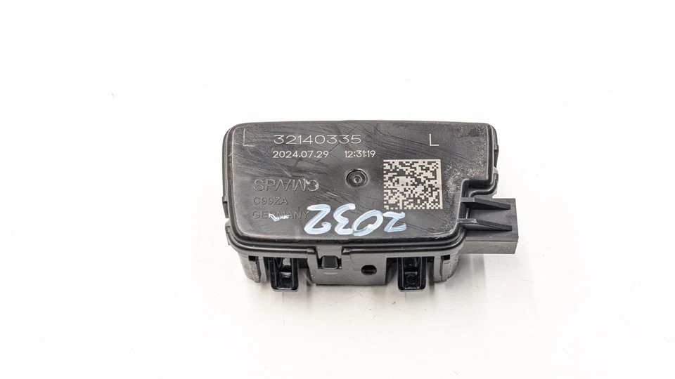 LUZ DE LEITURA DE TETO INTERIOR VOLVO XC60 MK2 TRASEIRA ESQUERDA 32140335 2024 - Imagem 1 de 4