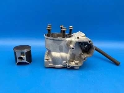 1995 1989-1995 Suzuki RM125 OEM cilindro jarra motor parte superior 11200-27861 Foto 1 de 4