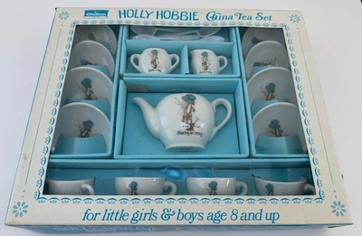 Винтажный китайский чайный набор 1970-х Holly Hobbie 19 шт. игрушки Chilton сделано в Японии в коробке - Изображение 1 из 4
