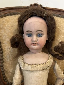 JOLIE POUPÉE ANCIENNE  - Bild 1 von 7