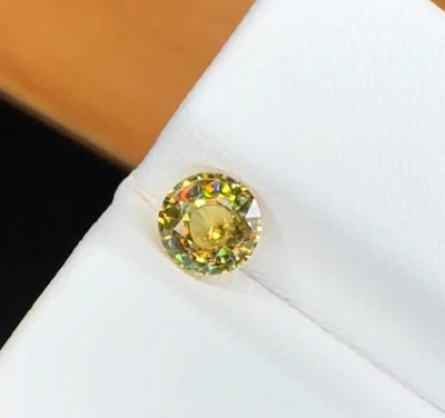 Impresionante esfera amarilla vívida redonda de 0,63 quilates | TAMAÑO 5 MM | Natural de Madagascar Foto 1 de 4