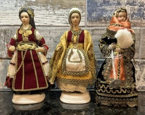 Vintage Handcrafted Evelt Themis Traditional Greek Costume Porcelain 3 Doll Set - Picture 1 of 6