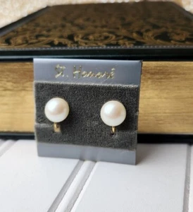 VINTAGE CLIP ON FAUX PEARL ELEGANT DOME .5" DIAMETER EARRINGS GOLD TONE RETRO - Picture 1 of 11