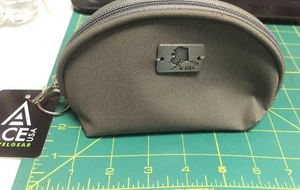 Neu! Praktische Alaska Reisetasche mit Reißverschluss - breite Öffnung - hat Schlüsselanhänger - ohne Gurt - Bild 1 von 12