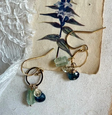 Pendientes hechos a mano Multigem genuinos zafiro turmalina rellenos de oro de 14K Foto 1 de 3