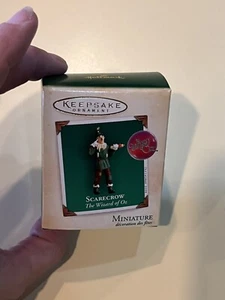2004 Scarecrow ~ The Wizard of Oz ~ Hallmark Miniature Ornament ~ NIB - Picture 1 of 3