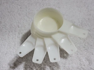 5 TAZAS MEDIDORAS VINTAGE TUPPERWARE BLANCO TRANSPARENTE TAMAÑO 1, 3/4, 2/3, 1/2 Y 1/3 - Imagen 1 de 5