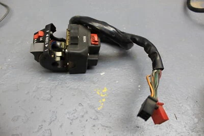 Kawasaki 750 LTD KZ750 1984-1986 CINTURÓN CLIP IZQUIERDO EN MANGO BOCINA INTERRUPTOR SEÑALES Foto 1 de 4