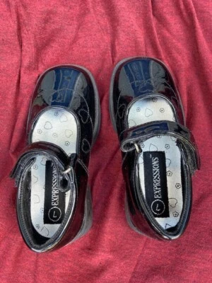 Toddler Expressions Girls Black Mary Janes Shoes Heart stitching - Size 7 - Image 1 of 2