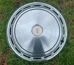 1977-78 CHRYSLER LEBARON 15" HUBCAP 3699443 - 401C - Picture 1 of 4