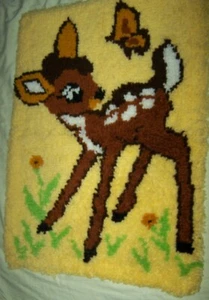 Alfombra de gancho de mariposa ciervo cervatillo vintage Disney BAMBI arte de pared completa MCM - Imagen 1 de 7
