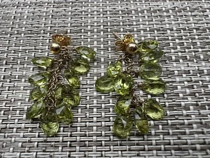 Impresionantes pendientes colgantes ovalados vintage de oro amarillo de 14k con racimo de peridoto - Imagen 1 de 16