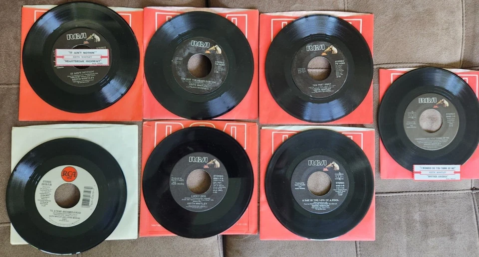 Keith Whitley single 45's They're almost gone you pick from the pull down menu - Image 1 of 2