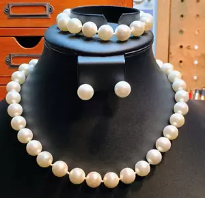 Stauer Brand Pearl Shell Necklace, Bracelet and Earrings Sterling Silver Vermeil - Picture 1 of 7