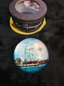 Vintage Glas Briefbeschwerer / Mystic Seaport / Charles W Morgan - Bild 1 von 7