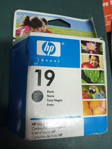 C6628A - no. 19 Black/ Ink Print Cartridge (USA)  - Picture 1 of 3