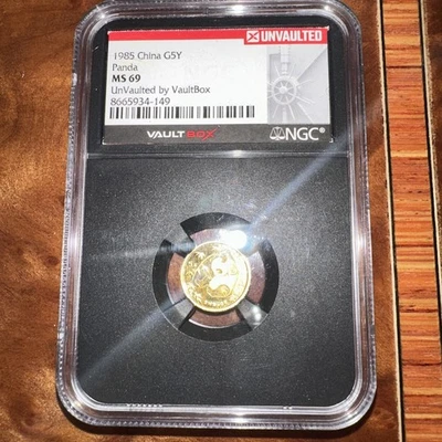 1985 1/20th OZ .999 Gold MS69 China G5Y "PANDA" Vaultbox Label - Image 1 of 4
