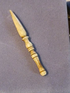 Stiletto de costura Bodkin tallado vintage - Imagen 1 de 3