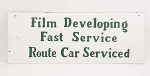 Filmentwicklungsschild doppelseitig (F1L) Fast Route Auto gewartet Blech grün auf weiß - Bild 1 von 8